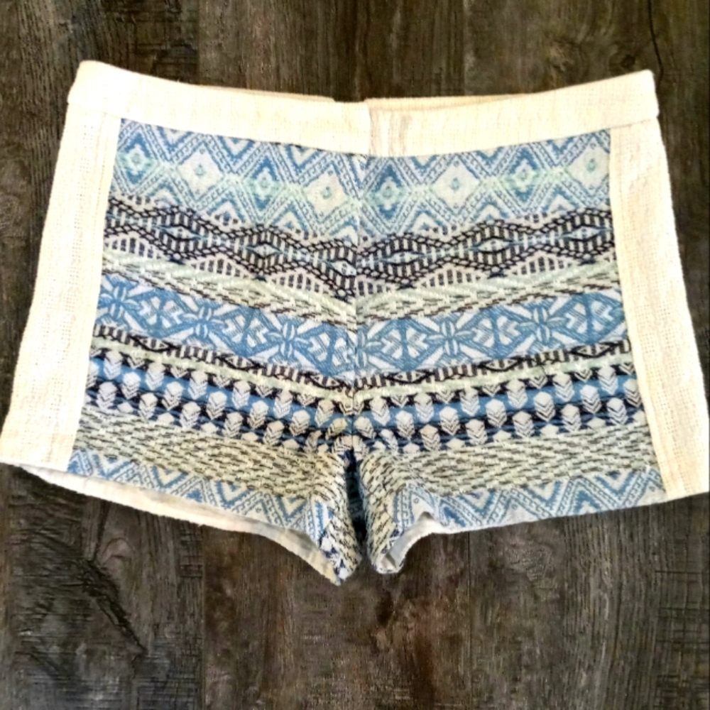 Quinn Aztec tribal Print boho shorts size M